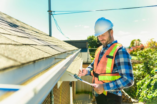How Roofing Companies Work with Insurance Companies